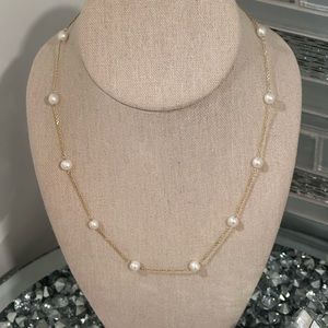 Genuine Pearl and solid 14k gold necklace like new